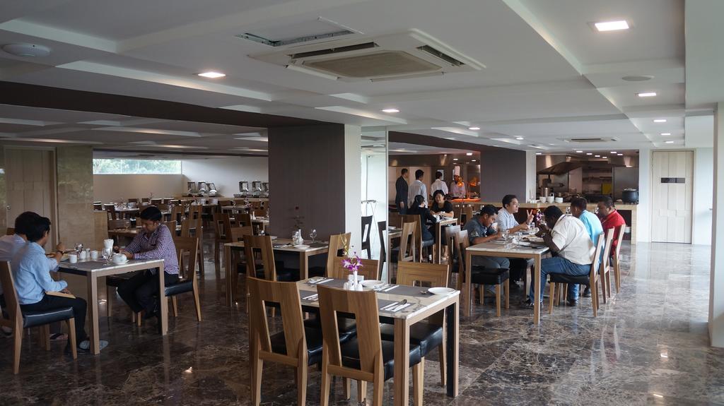 Hotel Parami Янгон Екстер'єр фото
