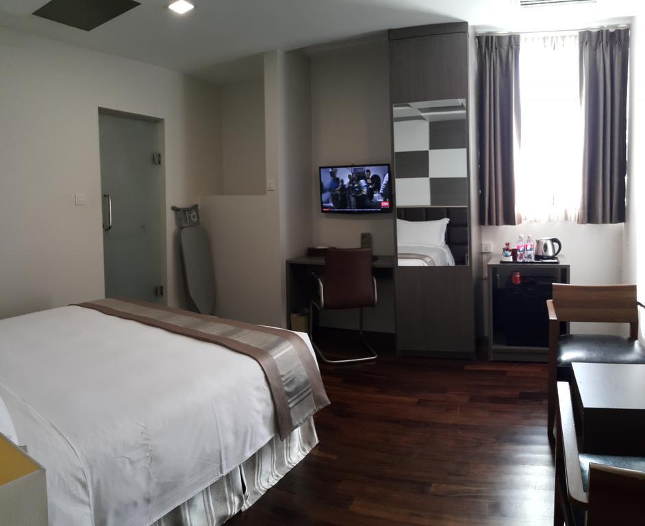 Hotel Parami Янгон Екстер'єр фото